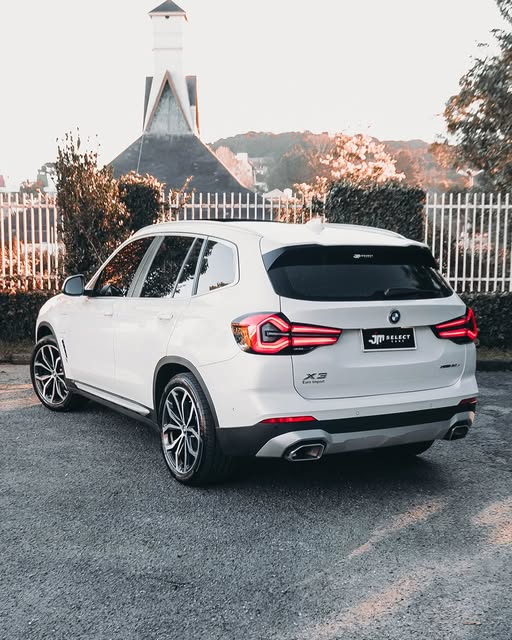 BMW X3 XDRIVE30E X-LINE - Imagem 2