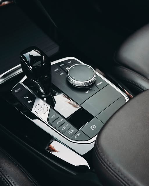 BMW X3 XDRIVE30E X-LINE - Imagem 6
