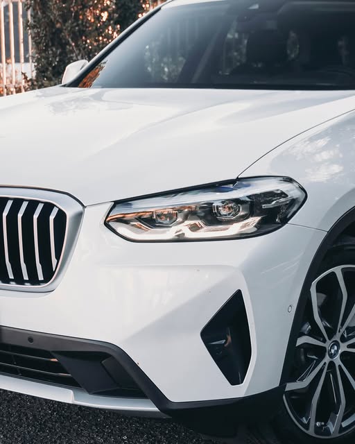 BMW X3 XDRIVE30E X-LINE - Imagem 9