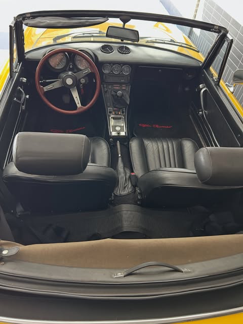 ALFA ROMEO 2000 SPIDER - Imagem 13