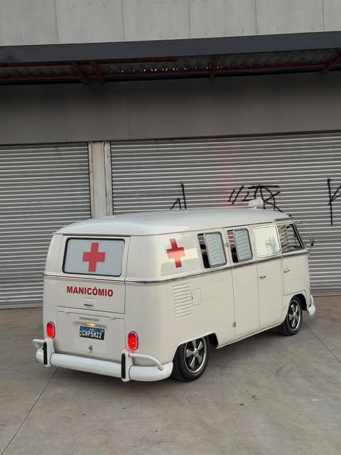 VOLKSWAGEN KOMBI AMBULÂNCIA - Imagem 2