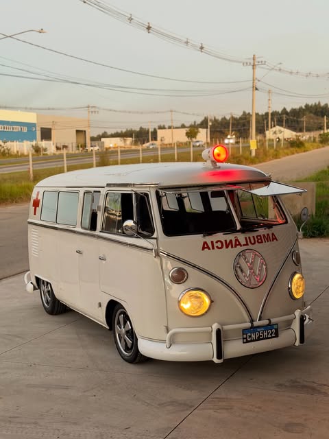 VOLKSWAGEN KOMBI AMBULÂNCIA - Imagem 14