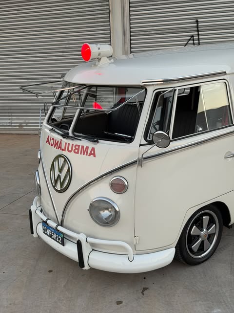 VOLKSWAGEN KOMBI AMBULÂNCIA - Imagem 3