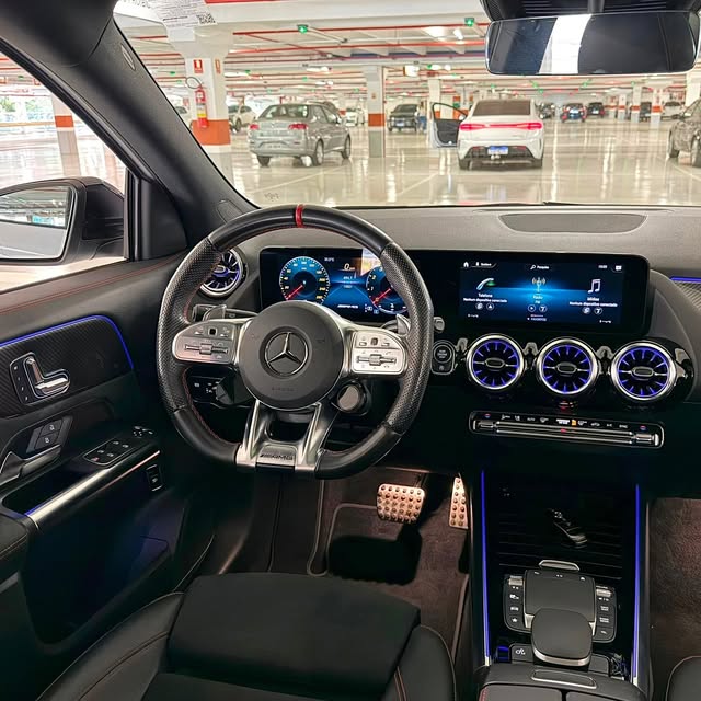 MERCEDES-BENZ GLA 35 AMG - Imagem 8