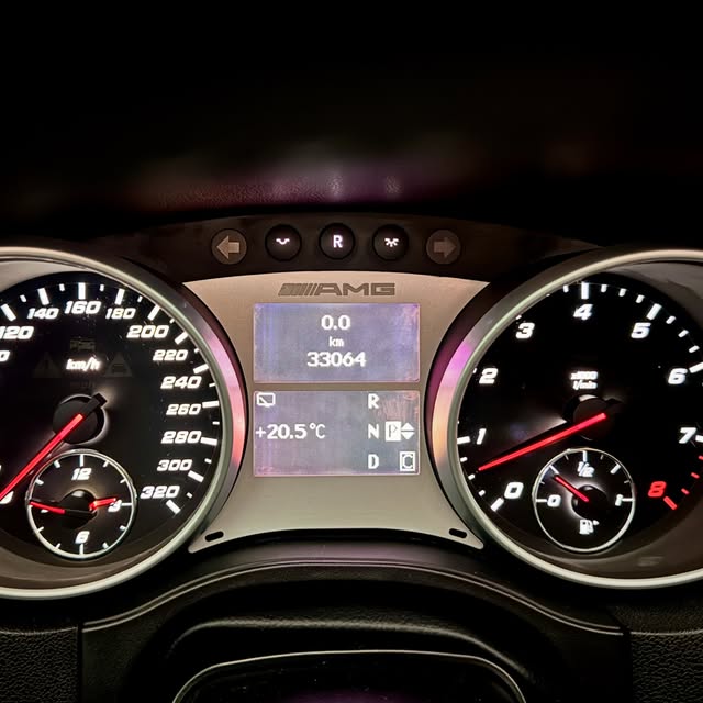 MERCEDES-BENZ ML 63 AMG - Imagem 10