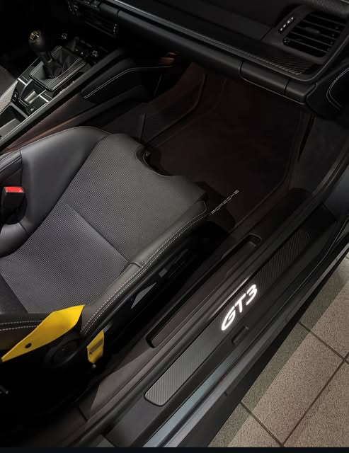 PORSCHE 911 GT3 TOURING - Imagem 17
