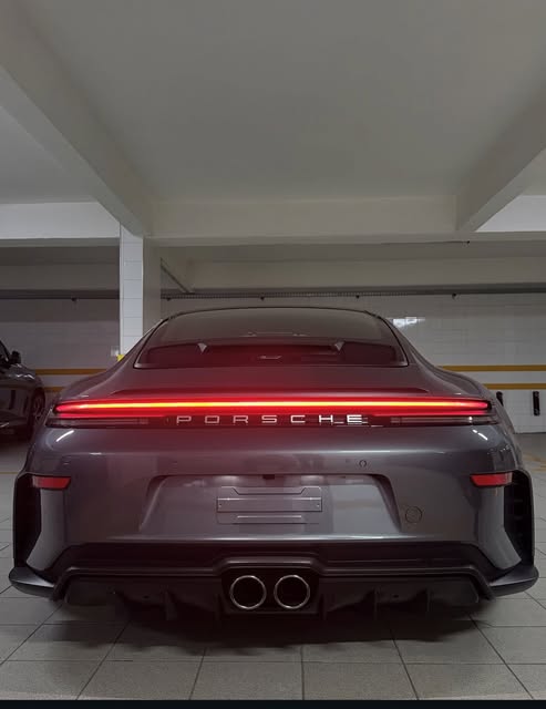 PORSCHE 911 GT3 TOURING - Imagem 3