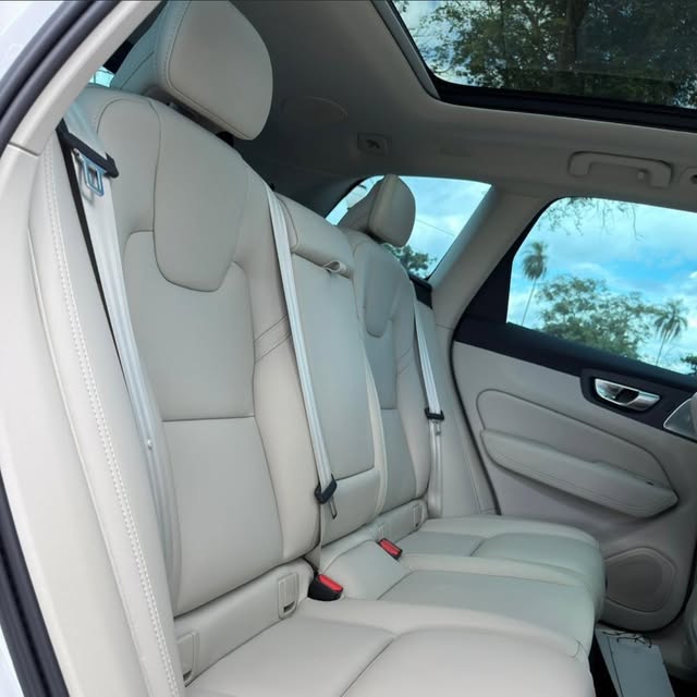 VOLVO XC60 T8 HYBRID ULTRA - Imagem 12