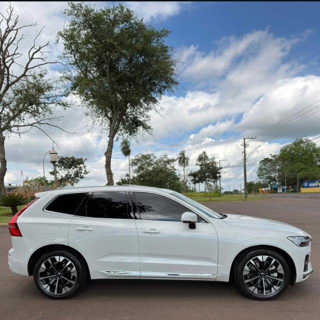 VOLVO XC60 T8 HYBRID ULTRA - Imagem 13