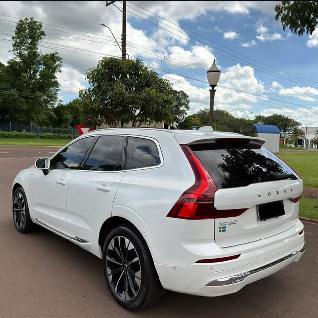 VOLVO XC60 T8 HYBRID ULTRA - Imagem 3