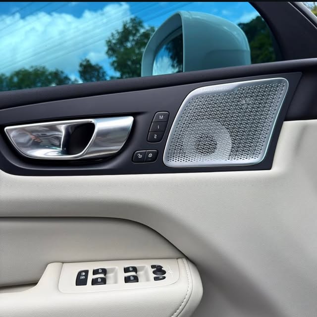VOLVO XC60 T8 HYBRID ULTRA - Imagem 6