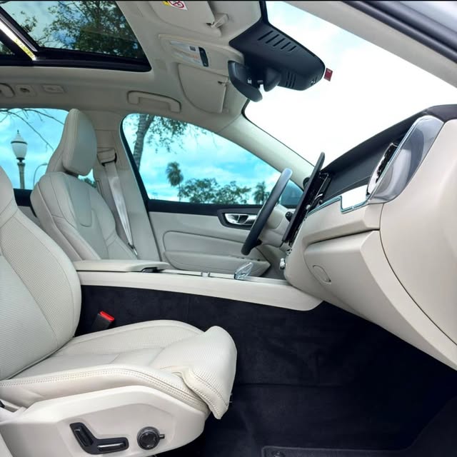 VOLVO XC60 T8 HYBRID ULTRA - Imagem 8