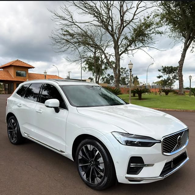 VOLVO XC60 T8 HYBRID ULTRA - Imagem 9
