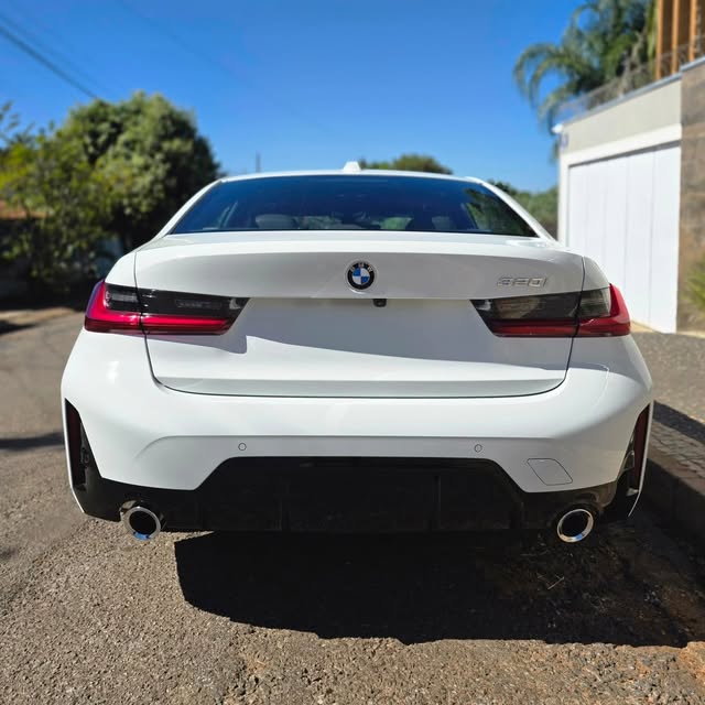 BMW 320I M SPORT - Imagem 4