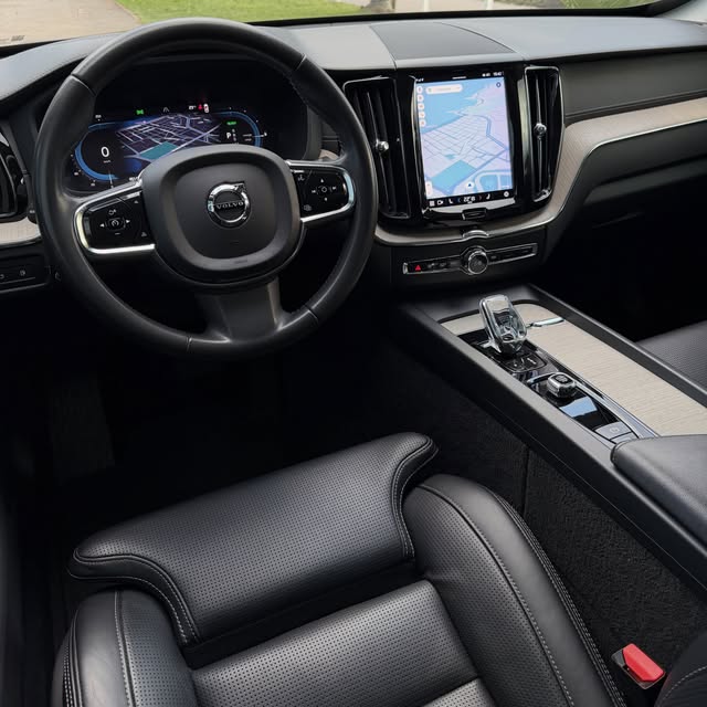 VOLVO XC60 T8 INSCRIPTION HYBRID - Imagem 7