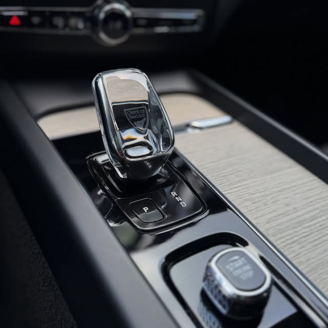 VOLVO XC60 T8 INSCRIPTION HYBRID - Imagem 8