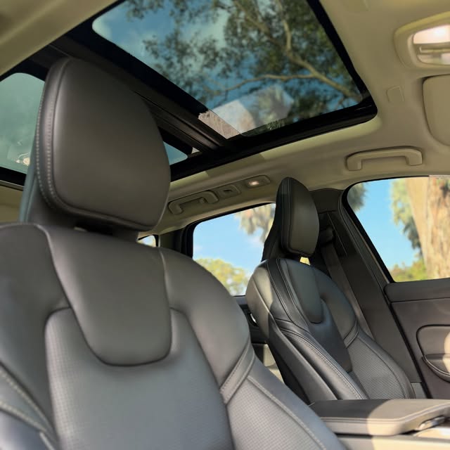 VOLVO XC60 T8 INSCRIPTION HYBRID - Imagem 9
