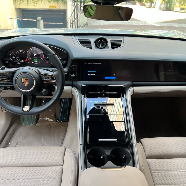 PORSCHE PANAMERA 4 E-HYBRID - Imagem 6
