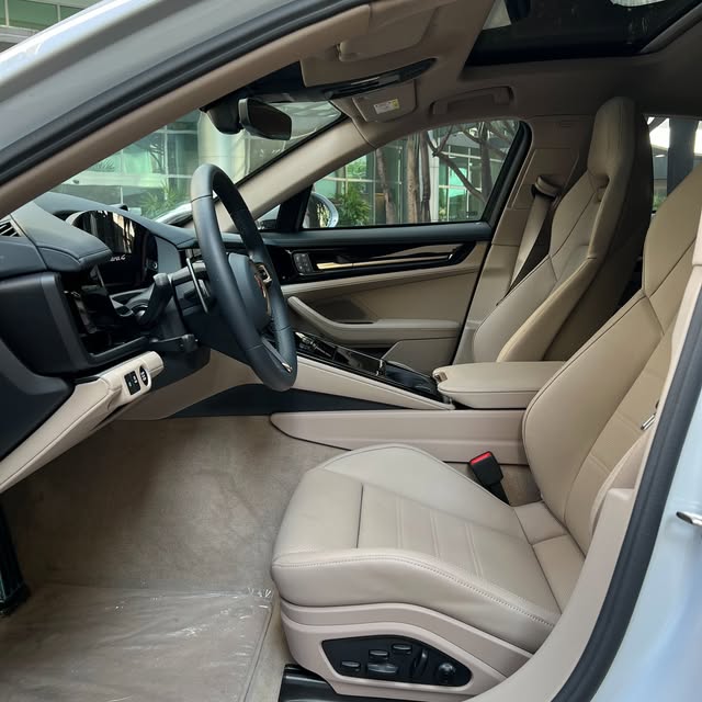 PORSCHE PANAMERA 4 E-HYBRID - Imagem 7