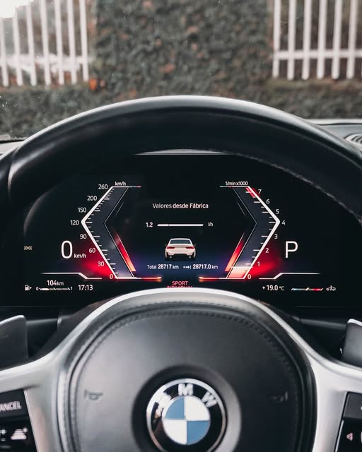 BMW 320I M SPORT - Imagem 4
