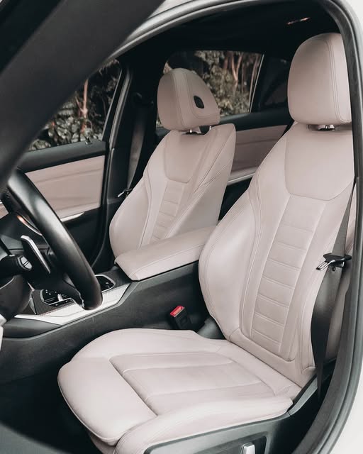 BMW 320I M SPORT - Imagem 7