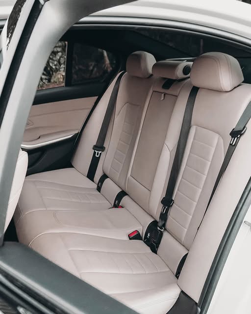BMW 320I M SPORT - Imagem 8