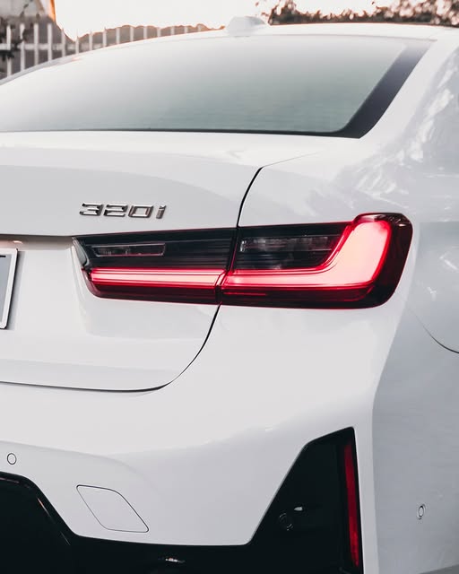 BMW 320I M SPORT - Imagem 10