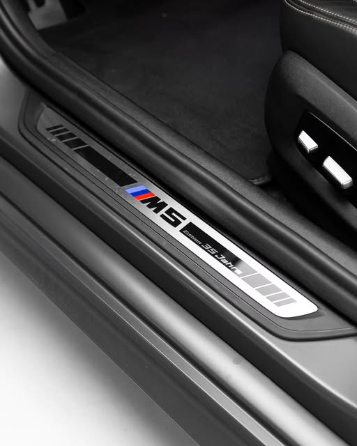 BMW M5 35 JAHRE - Imagem 8