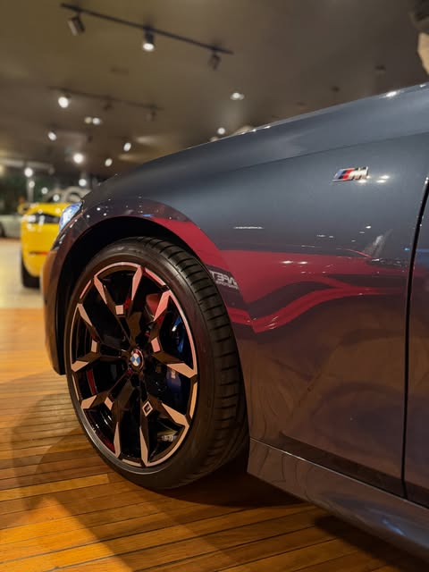 BMW 320 M SPORT - Imagem 6