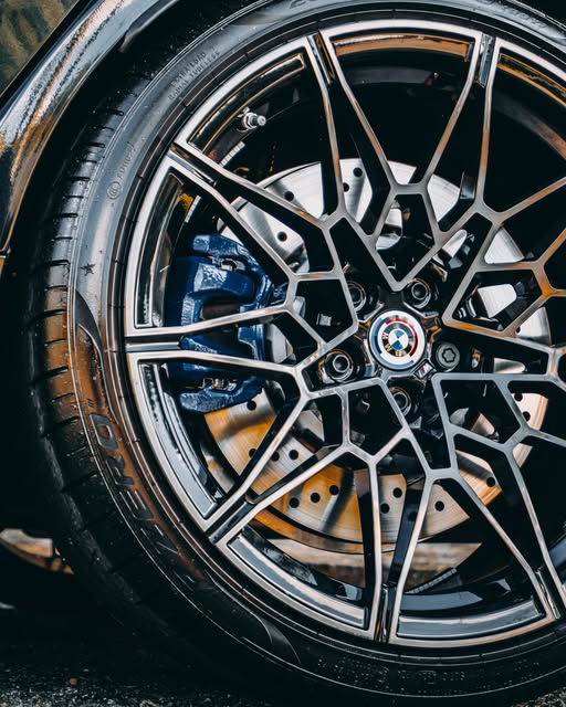 BMW M3 COMPETITION - Imagem 10