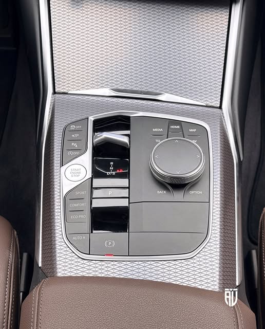 BMW 320I M SPORT - Imagem 8