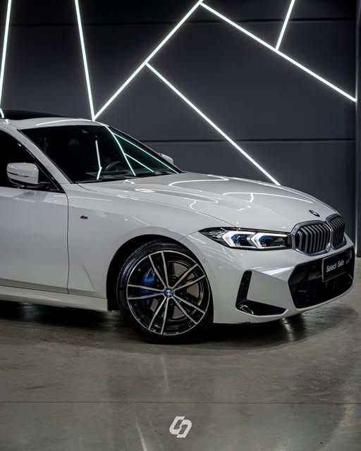 BMW 320I M SPORT TURBO - Imagem 9