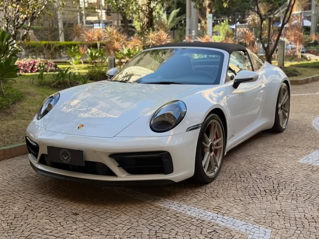 PORSCHE 911 TARGA 4 GTS - Imagem 1