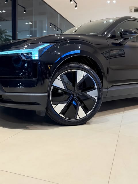 VOLVO EX30 ULTRA E60 - Imagem 17