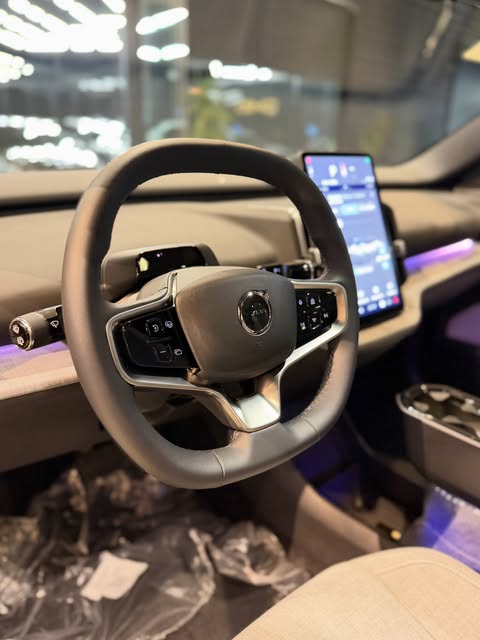 VOLVO EX30 ULTRA E60 - Imagem 18