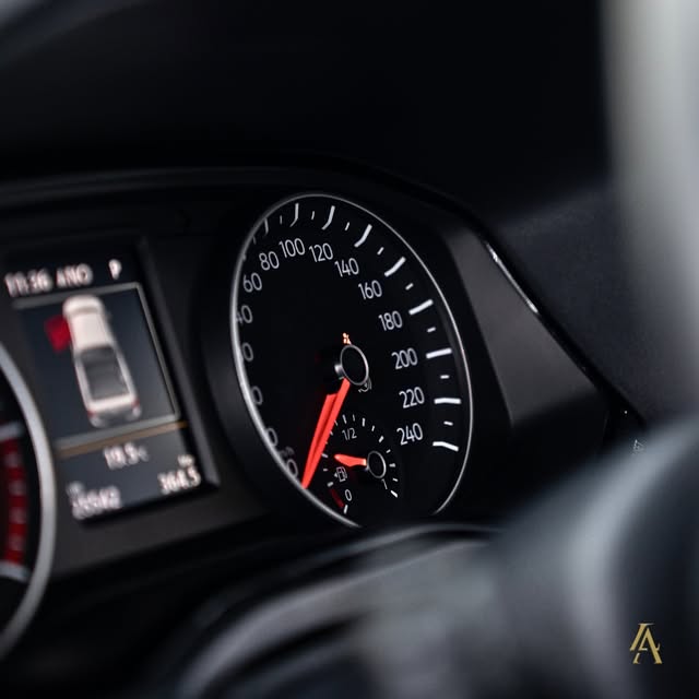 VOLKSWAGEN AMAROK HIGHLINE - Imagem 17