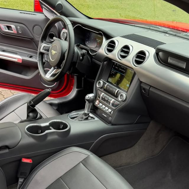 FORD MUSTANG GT PREMIUM - Imagem 11