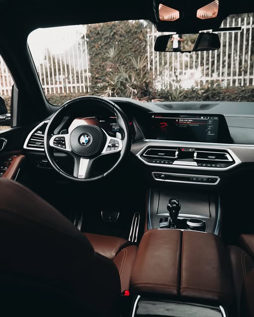 BMW X5 XDRIVE45E M SPORT - Imagem 3