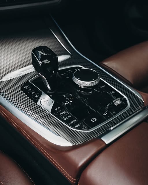 BMW X5 XDRIVE45E M SPORT - Imagem 6