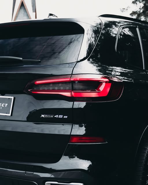 BMW X5 XDRIVE45E M SPORT - Imagem 10
