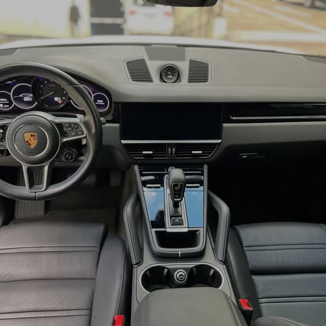 PORSCHE CAYENNE E-HYBRID - Imagem 7