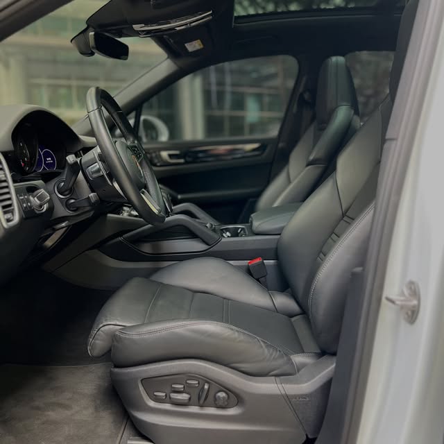 PORSCHE CAYENNE E-HYBRID - Imagem 8