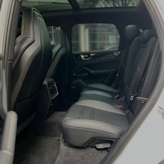 PORSCHE CAYENNE E-HYBRID - Imagem 9