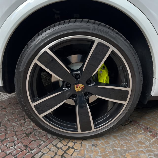 PORSCHE CAYENNE E-HYBRID - Imagem 10