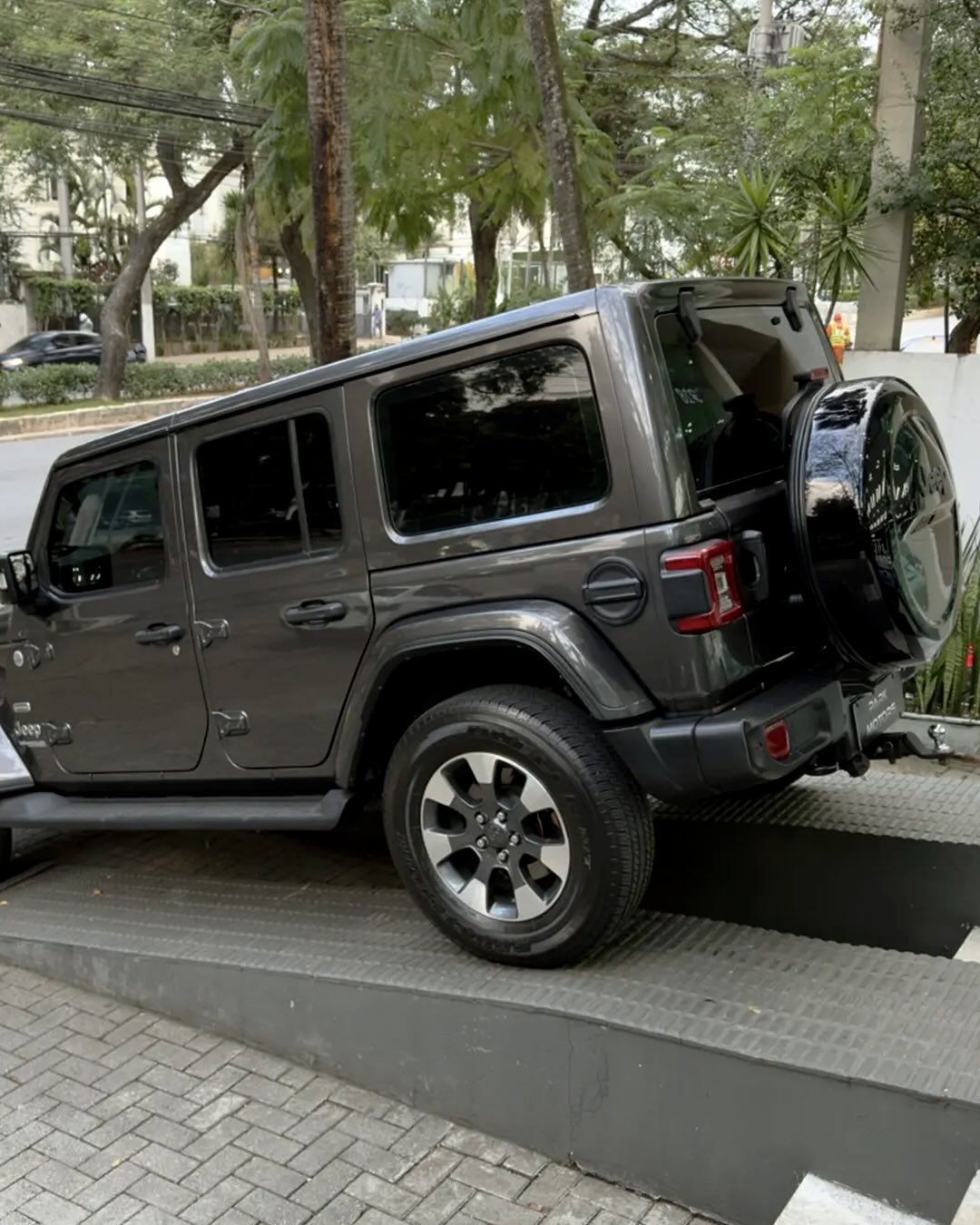 JEEP WRANGLER SAHARA - Imagem 7
