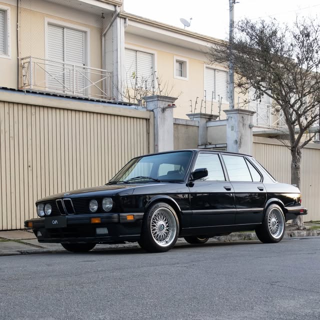 BMW M5 E28 - Imagem 1
