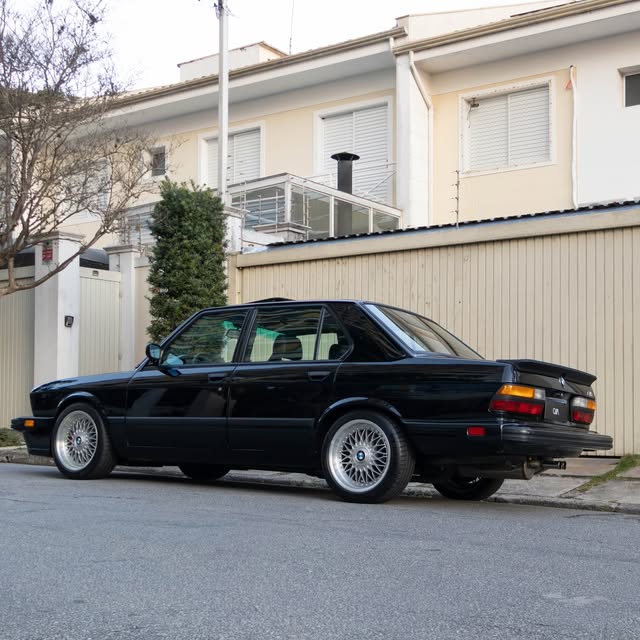 BMW M5 E28 - Imagem 4
