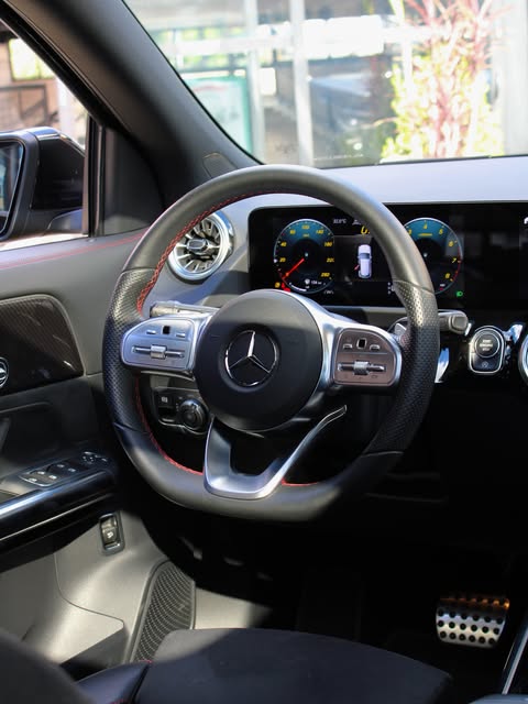 MERCEDES-BENZ GLA 200 AMG LINE - Imagem 4