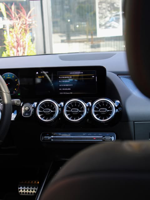 MERCEDES-BENZ GLA 200 AMG LINE - Imagem 10