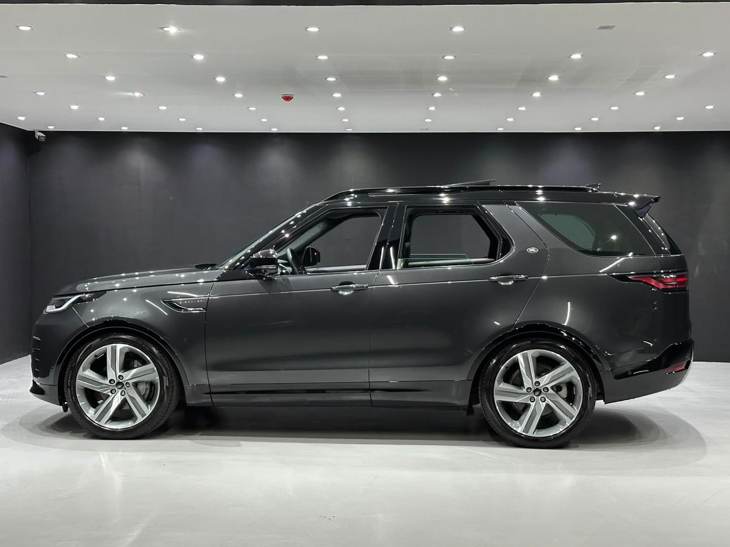 LAND ROVER DISCOVERY METROPOLITAN EDITION - Imagem 10